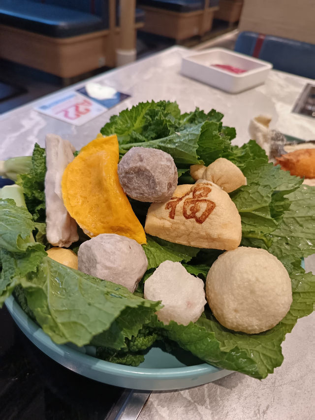 今天吃撐了！火鍋界天花板:SRF和牛+哈根達斯任性吃