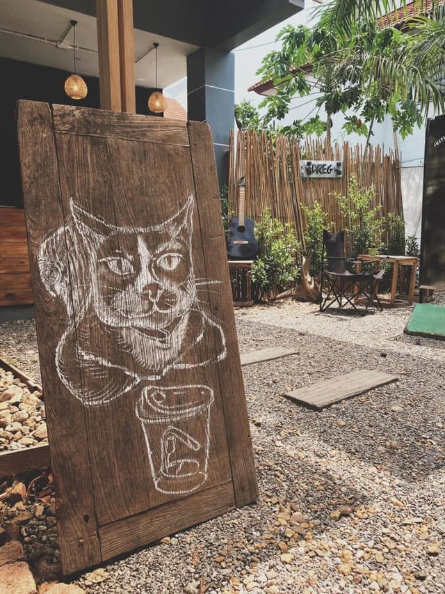 Holy Mood Cafe 🌲