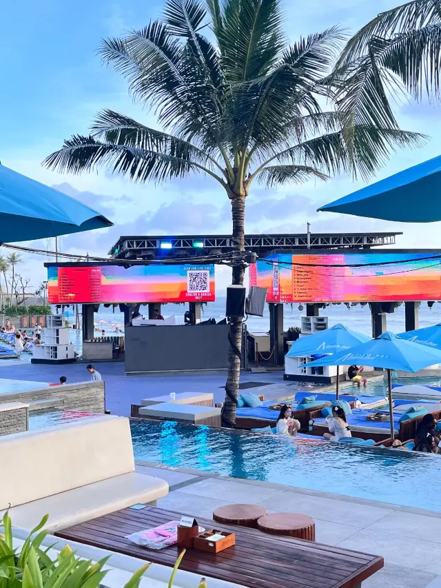 Atlas Beach Club in Bali