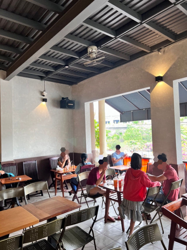 나트랑 대성당이 한눈에, Hoang Tuan Coffee 나트랑 대성당이 한눈에, Hoang Tuan Coffee