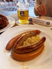 Satisfying lunch at Hofbräuhaus München