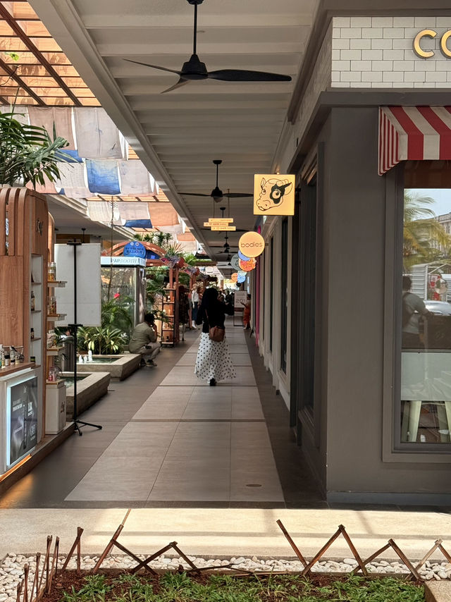 Shop and Stroll at Jakarta! 🛍️