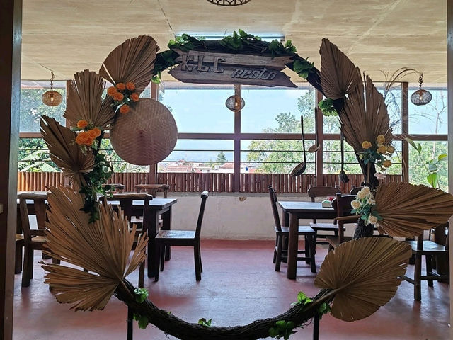 KLC Cafe & Resto: Indonesian Flavor and Natural Charm