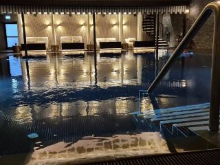 Harbour Calm Just Outside the City: Elite Hotel Marina Tower 🏨🌊