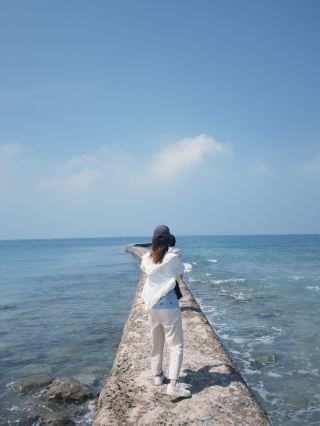 Such a clear and beautiful beach is located in Penghu, Taiwan!! 🏝️