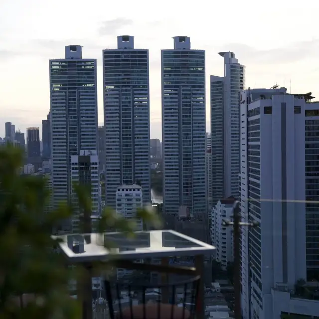 Overnight stay with a view of the Bangkok sky