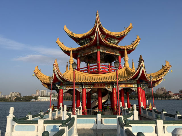 高雄龍虎塔