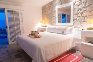 Inside a White-and-Stone Casita at Las Brisas