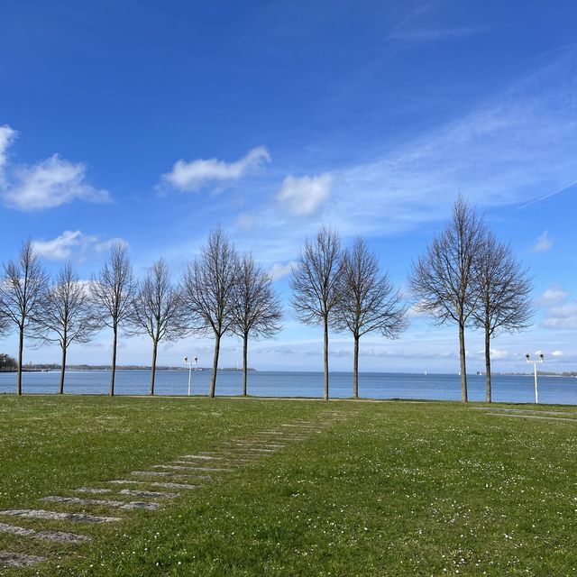 Schillanlagen.. beautiful park and the sea