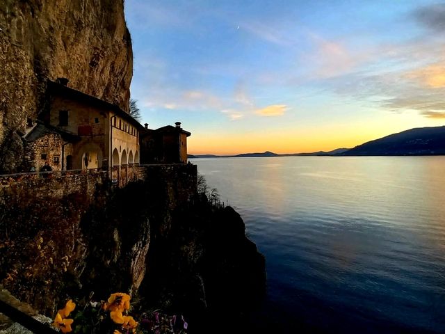 Monastery of Santa Caterina del Sasso 😍🏞