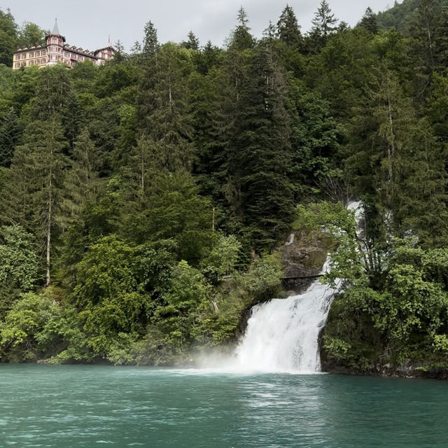 Lake Brienz – Switzerland’s most idyllic lake!
