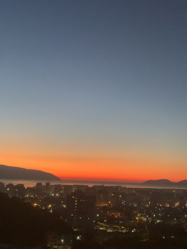 RED SKYS AND CLEAR SEAS 🇦🇱