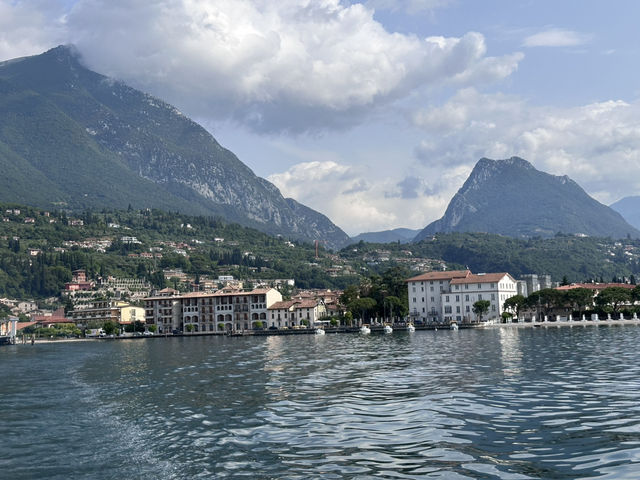 🌊 Lake Garda – Italy’s Breathtaking Escape Between Mountains and Water! 🇮🇹✨