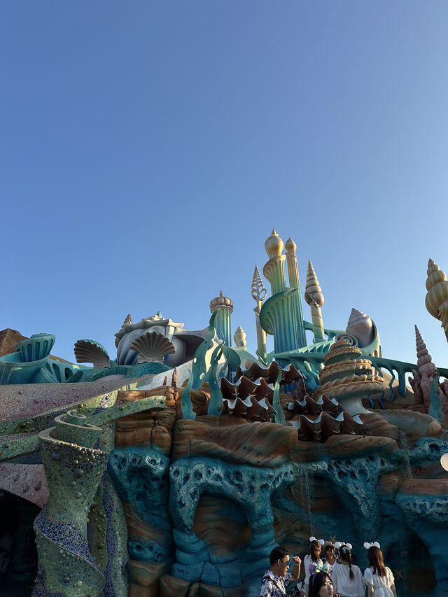 The Adult-Friendly Disney? Oh Yes, It Exists! 🍸🏰