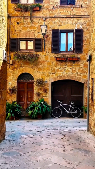  The Perfect City – Pienza, Siena, Italy