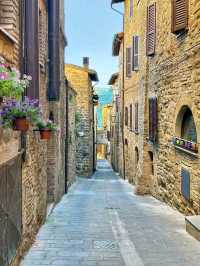  Echoes on the Hill – Bettona, Italy