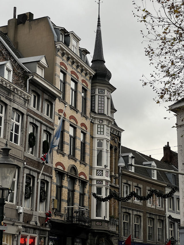 🇳🇱✨ Boschstraatkwartier – Where Industrial Soul Meets Maastricht’s Modern Heart 🏙️🧱  