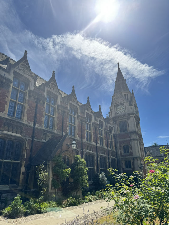 🇬🇧 Cambridge Curiosities: Scholarly Strolls Through History and Knowledge 🎓 🇬🇧 Cambridge Curiosities: Scholarly Strolls Through History and Knowledge 🎓