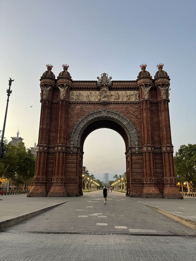 🏖️ Barcelona: Architecture, Beaches & Vibrant Life