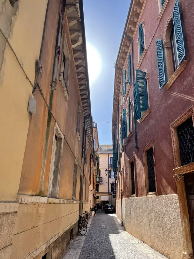 Verona: City of Romance & Ancient Wonders 💘🏛️✨