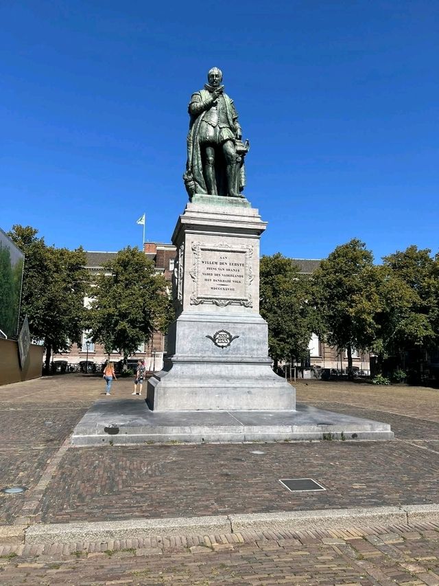 One Day in The Hague: Must-See Attractions 🏛️🌷 One Day in The Hague: Must-See Attractions 🏛️🌷