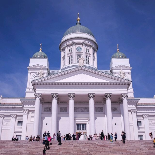 Helsinki’s Churches – Where Architecture Meets Tranquility ⛪❄️