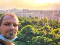 Hilltop Haven in Bao'an 🌳🌸🏞️
