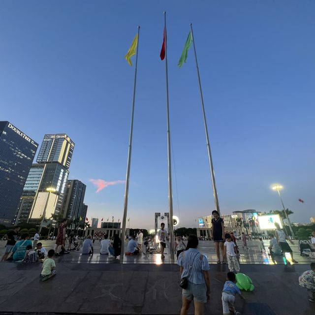打卡龍華文化廣場