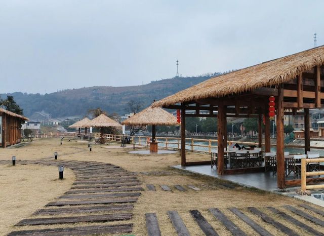 出門就能看見美麗湖景，一點也不輸於酒店的民宿