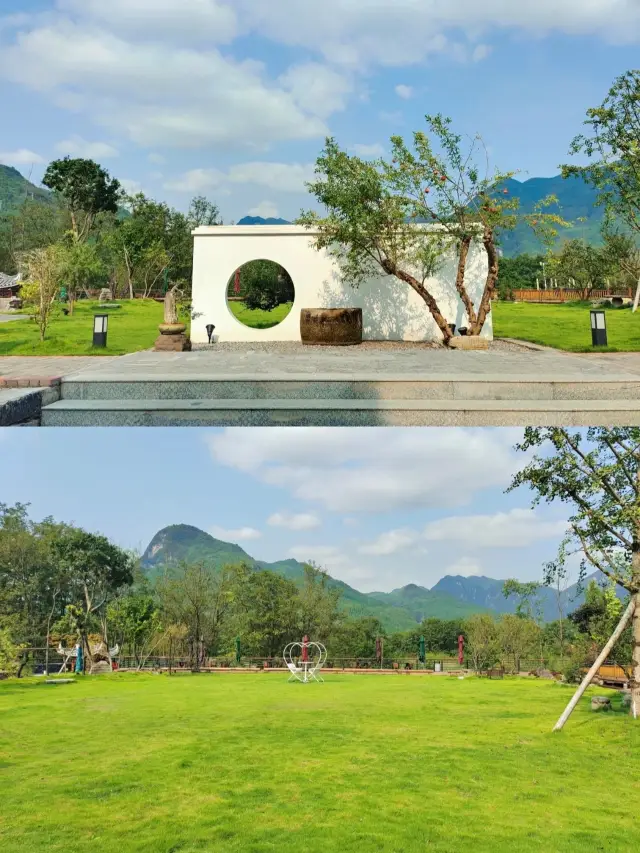 A homestay at the foot of Fanjing Mountain