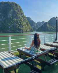 Cruising Bliss in Halong Bay 🚢