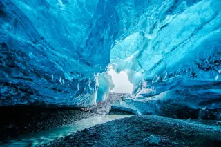 世界の中心イルクーツク　ガイドブック イルクーツク個人旅行ガイド（2025年年）：おすすめの