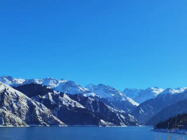 山は私に向かって歩いてこないので、私は山に向かって歩きます、天山天池