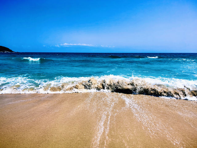 海南島｜白浪沙灘綠灣，山海相依萬寧