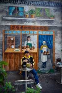 吃著美食唱著歌，坐著火車遊雲南