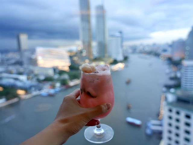湄南河畔享受美酒與日落