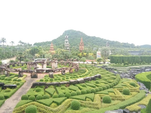 來芭提雅必去的美麗樂園。