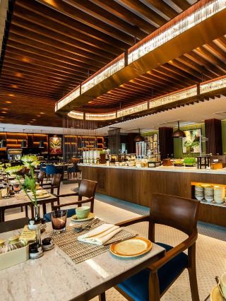 🌟✈️ Bengaluru Bliss: Taj MG Road's Top Picks! 🏨🍽️