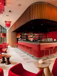 🌟 Berlin's Iconic Hotel Zoo: A Blend of Glamour & History 🏨✨
