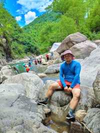 夏天就是要泡在水里安吉山步石溯溪