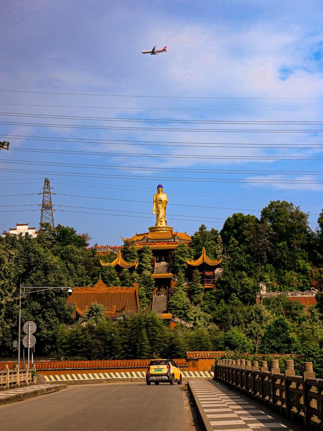 成都地鐵直達的古寺，據說在這裡所求皆能如願。