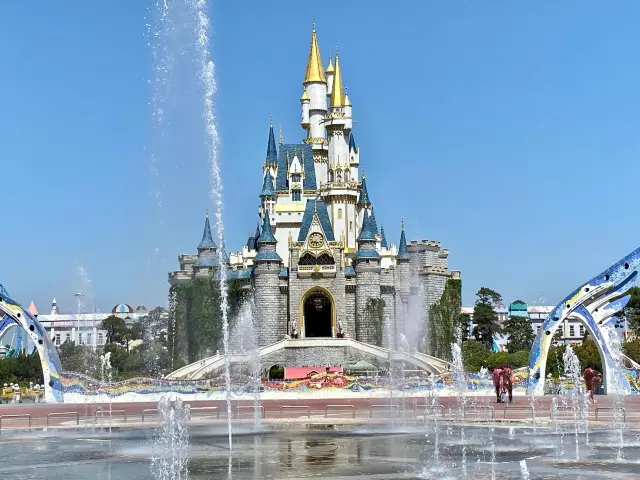 山東濟南↓歐樂堡山東的迪士尼。