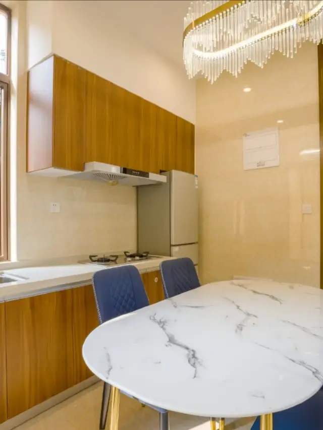 Moms, take your kids to the amusement park and stay in a villa on the weekend.