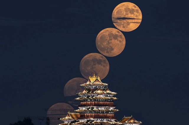 不會只有我拍到了今年的閱江樓懸月吧~。