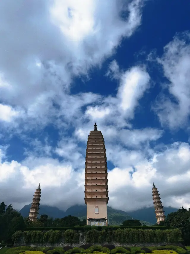 雲南崇聖寺三塔｜妙香佛國海闊天空。