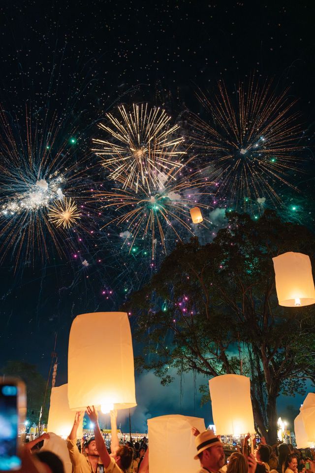 如果錯過了今年的天燈節，明年請一定要來。