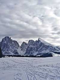 冬日多洛米蒂美得令人落淚 滑雪山泡溫泉 人生值得。