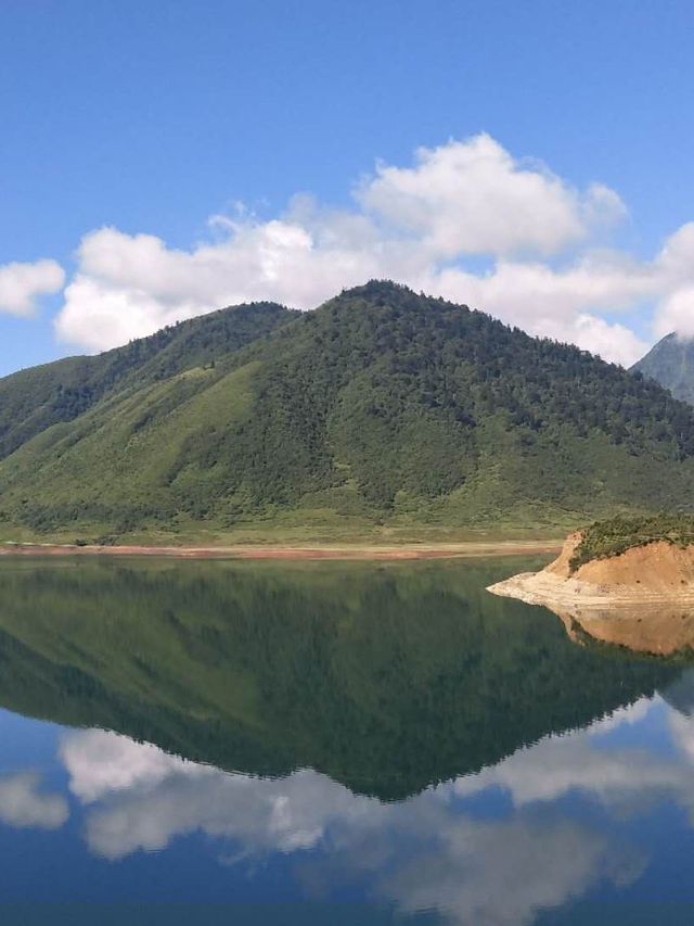 2日暢遊冶勒湖-孟獲城 老年人也能輕鬆享受的旅程