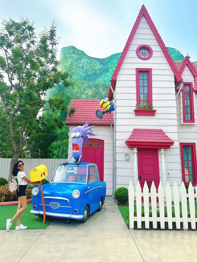 Minion Land: The only place where being silly is mandatory 🤪