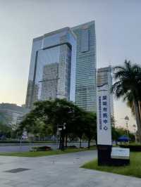 現代與自然的融合——深圳市民中心與甘坑古鎮